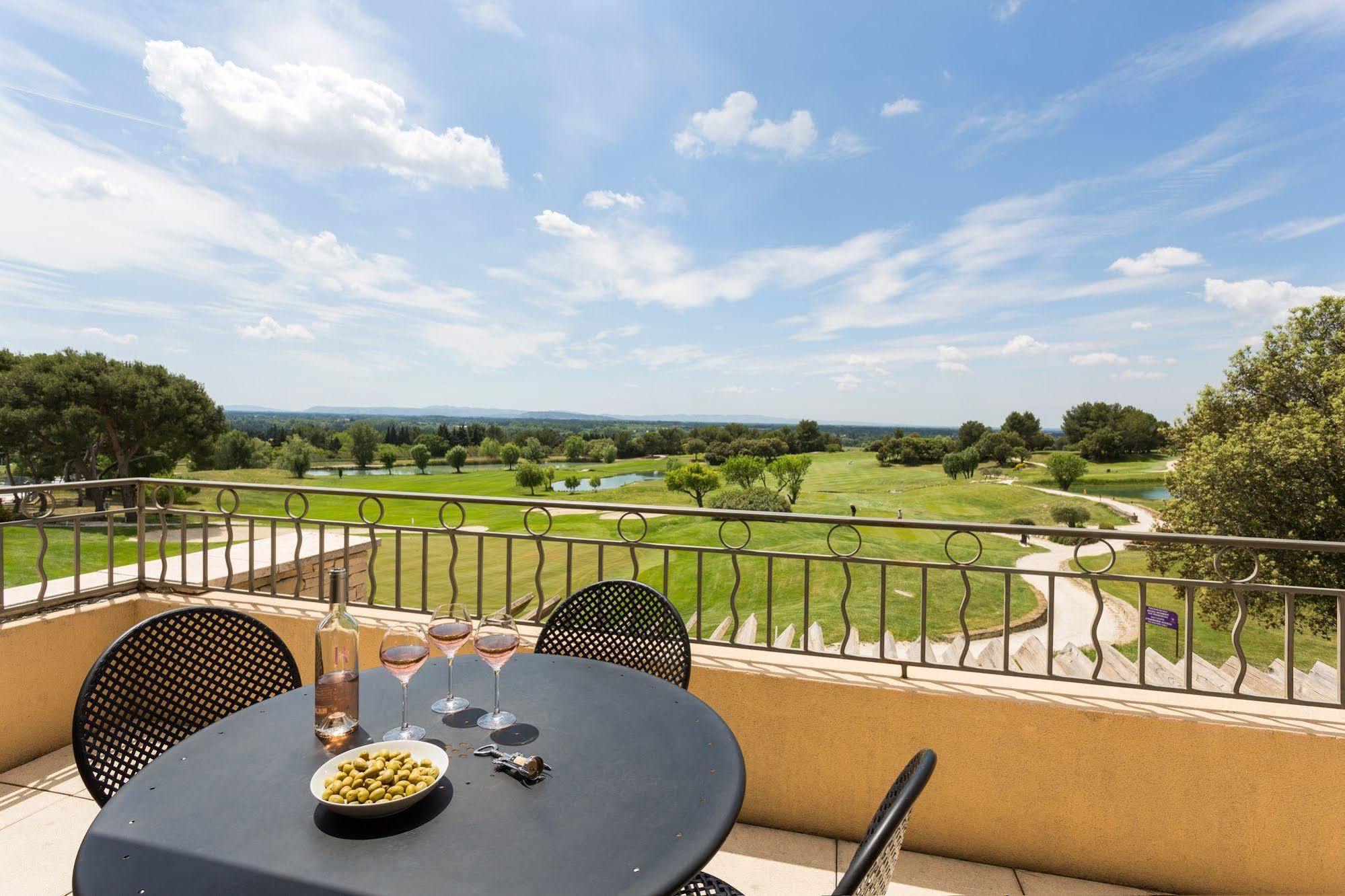 Madame Vacances Domaine Du Provence Country Club Service Premium Saumane-de-Vaucluse Экстерьер фото
