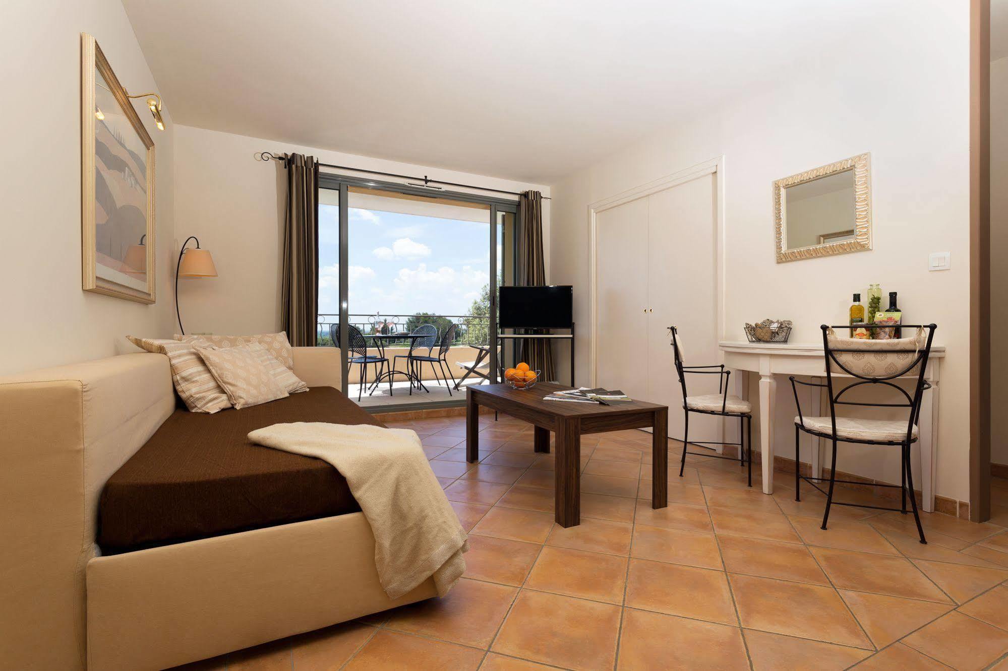 Madame Vacances Domaine Du Provence Country Club Service Premium Saumane-de-Vaucluse Экстерьер фото