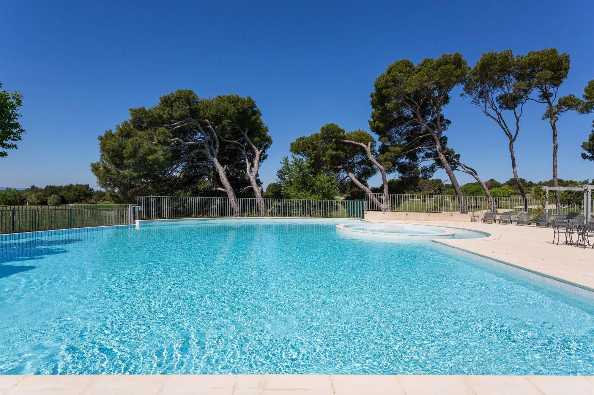 Madame Vacances Domaine Du Provence Country Club Service Premium Saumane-de-Vaucluse Экстерьер фото